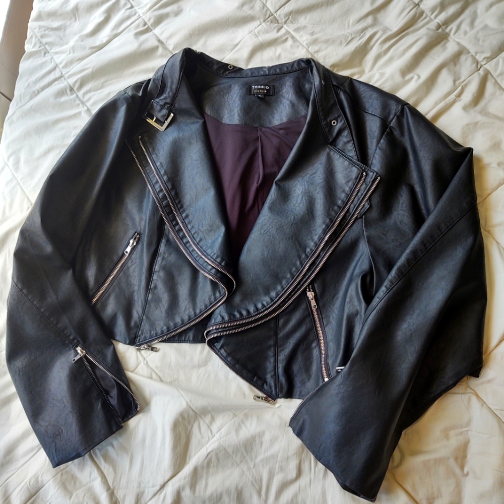 Torrid Size 5 zipper jacket